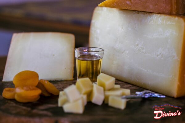 QUEIJO CANASTRA PARMESÃO DEFUMADO GIGANTE MEIA CURA